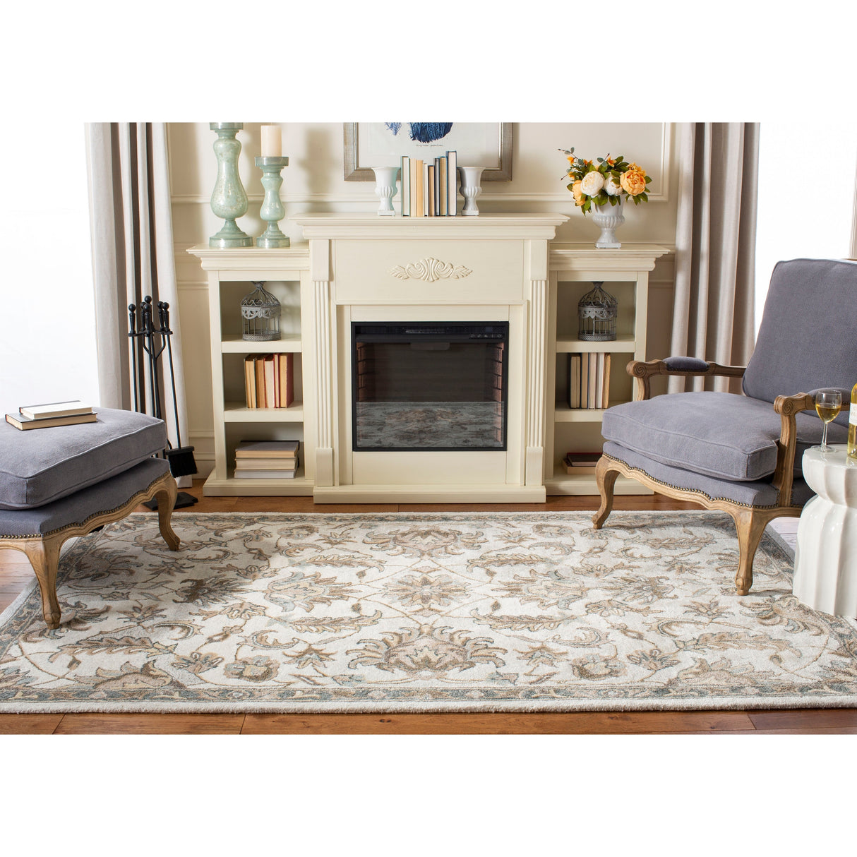 SAFAVIEH Handmade Bella Veselka Modern Floral Wool Rug