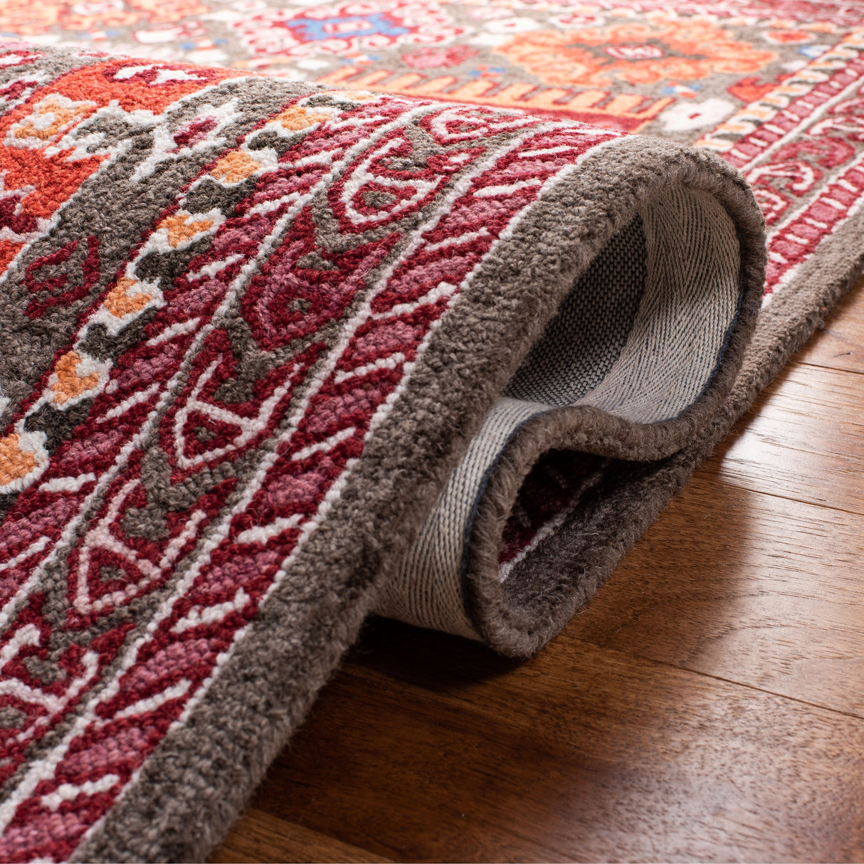 SAFAVIEH Handmade Bellagio Dirce Modern & Contemporary Oriental Wool