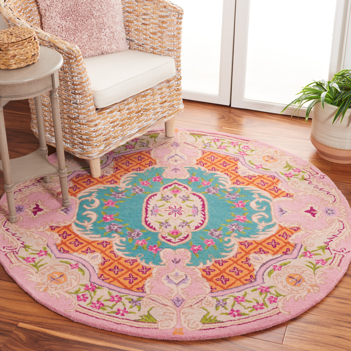 SAFAVIEH Handmade Bellagio Tatevik Oriental Medallion Wool Rug