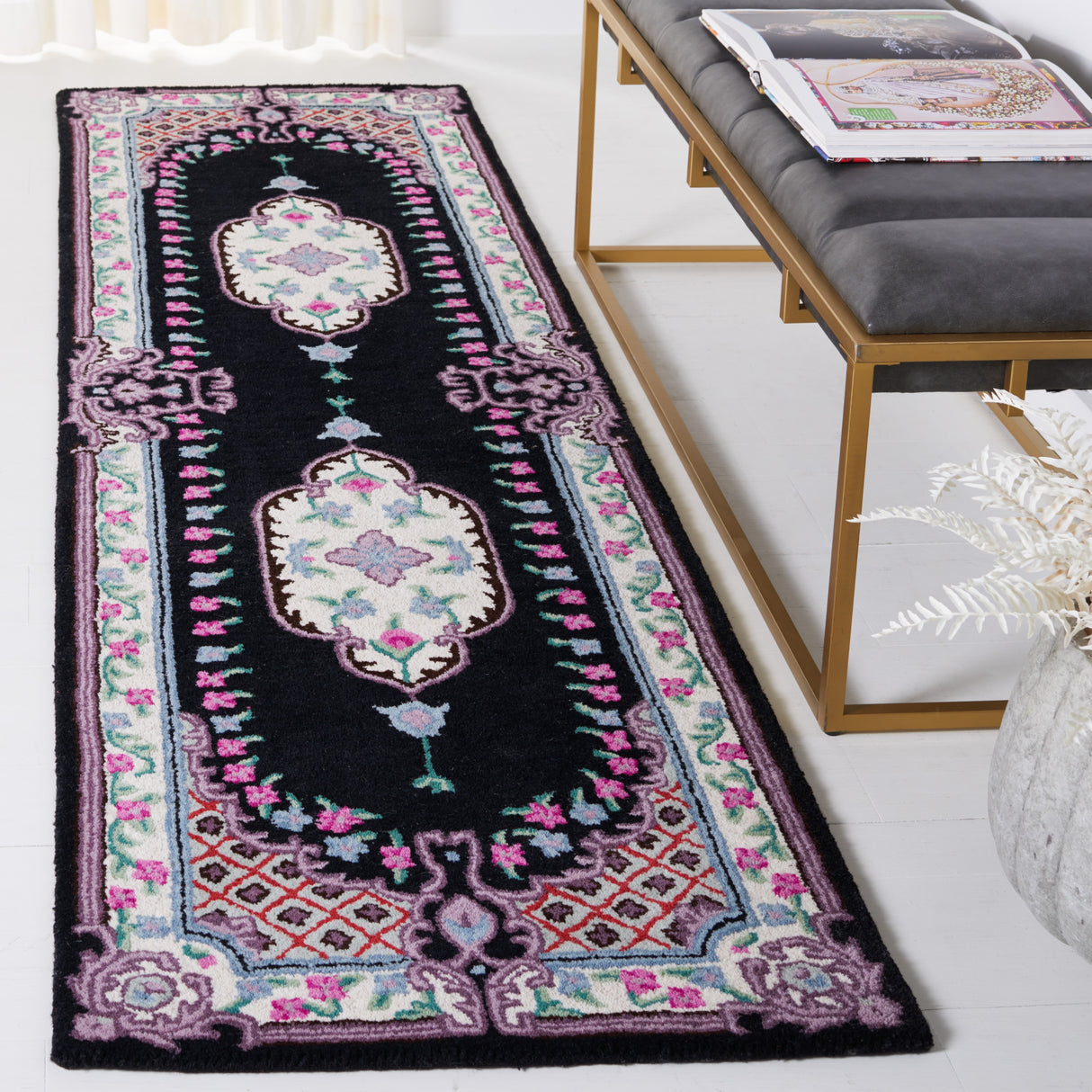 SAFAVIEH Handmade Bellagio Tatevik Oriental Medallion Wool Rug