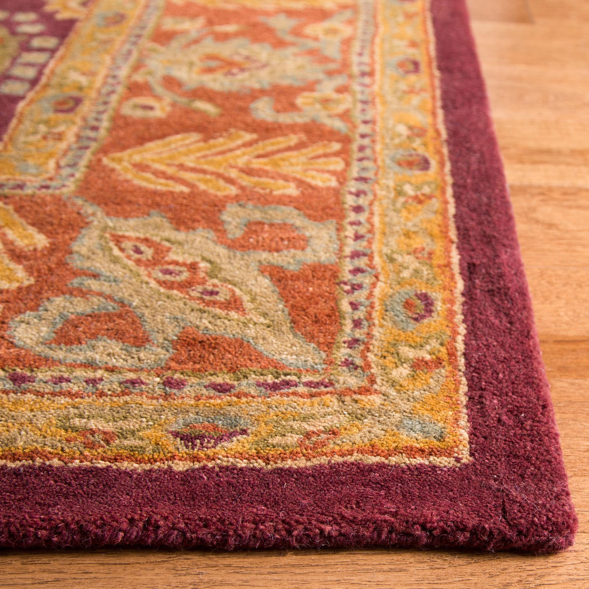 SAFAVIEH Handmade Bergama Judica Oriental Hand-spun Wool Rug