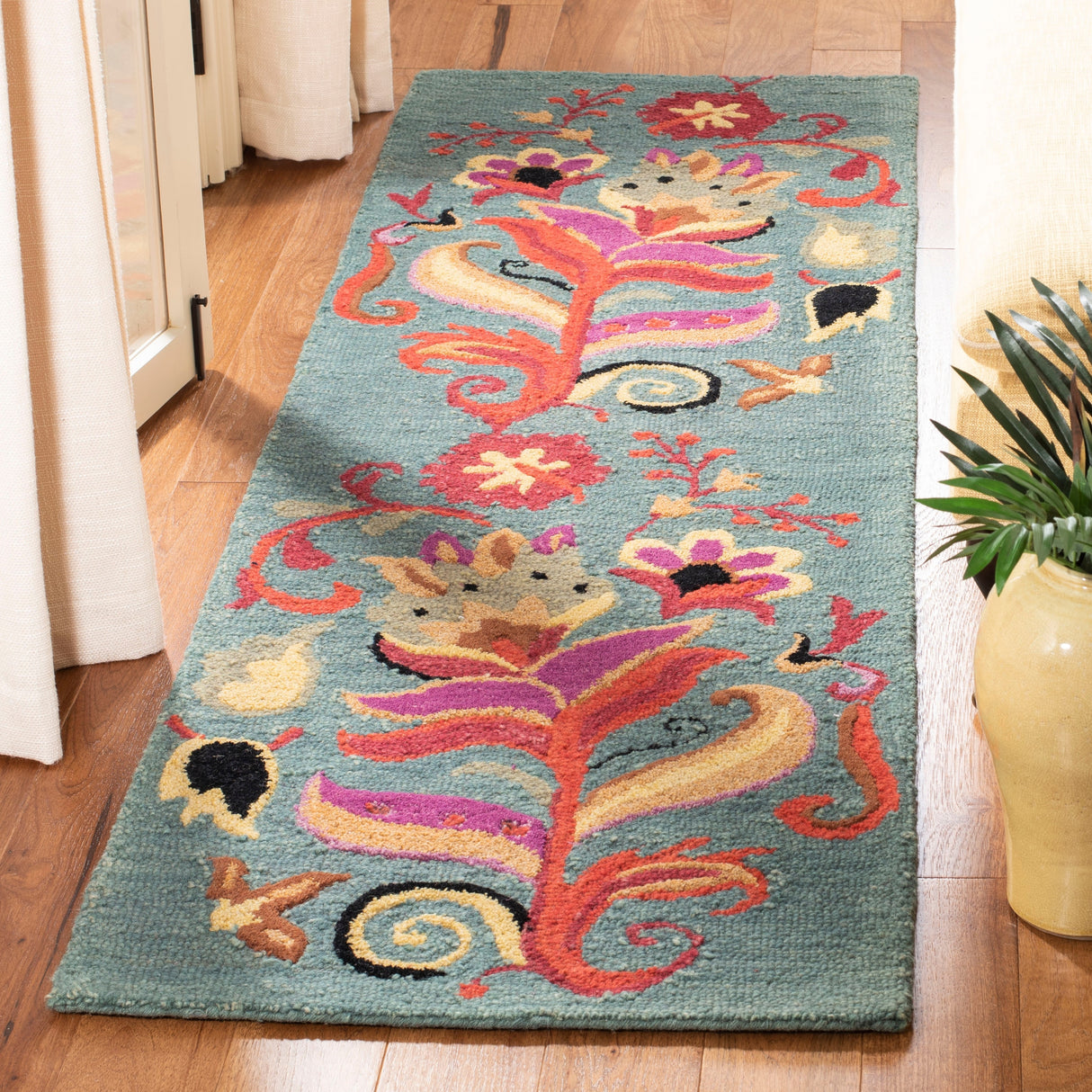 SAFAVIEH Handmade Blossom Aglae Modern Floral Wool Rug