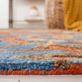 SAFAVIEH Handmade Blossom Agripina Floral Wool Rug