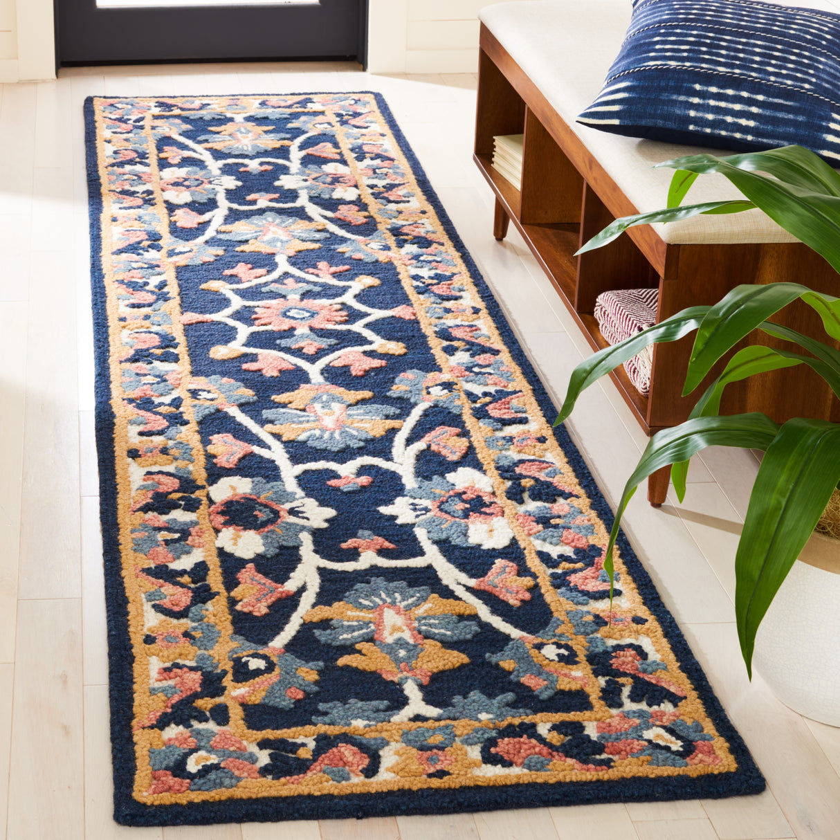 SAFAVIEH Handmade Blossom Ambrine Wool Rug