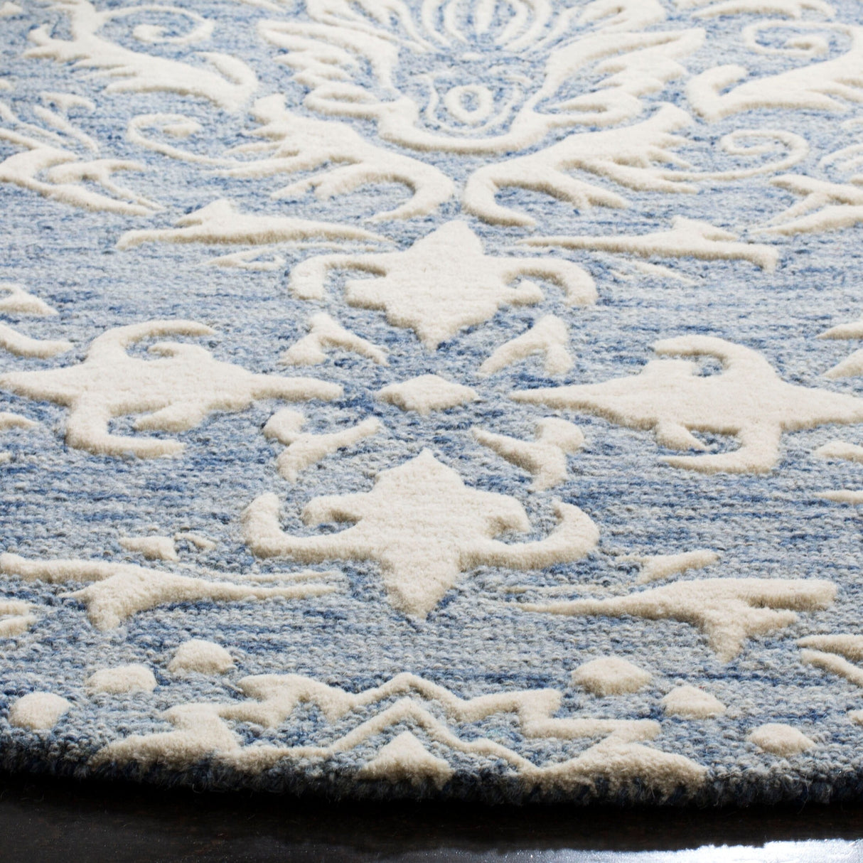 SAFAVIEH Handmade Blossom Ambroisine Modern Floral Wool Rug