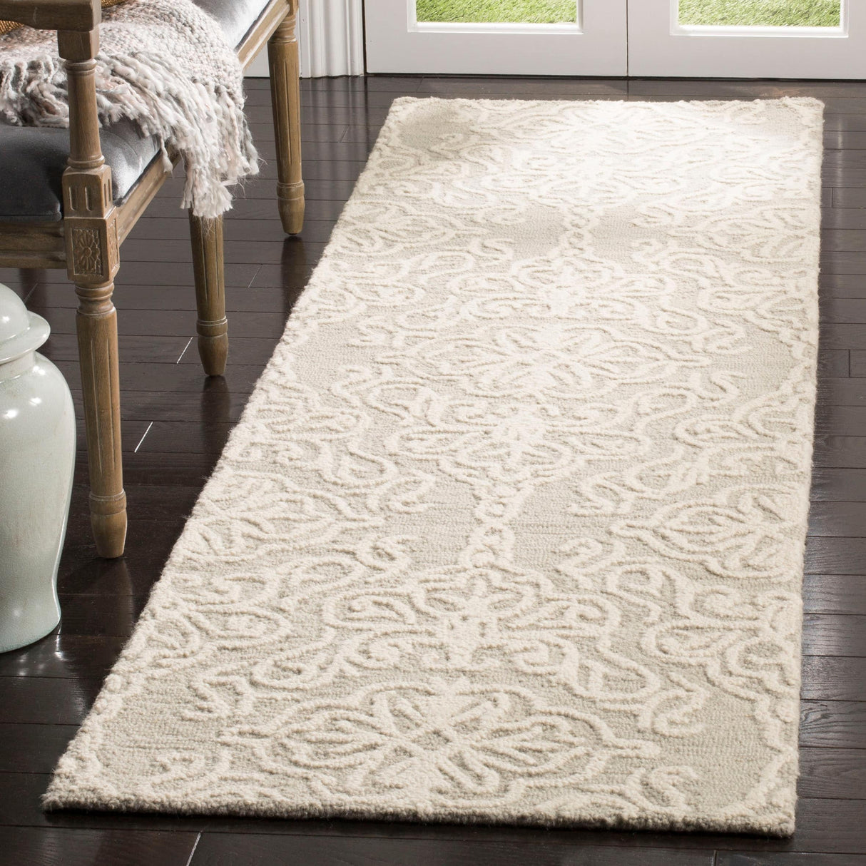 SAFAVIEH Handmade Blossom Cateluta Modern Floral Wool Rug