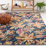 SAFAVIEH Handmade Blossom Clasien French Country Floral Wool Rug