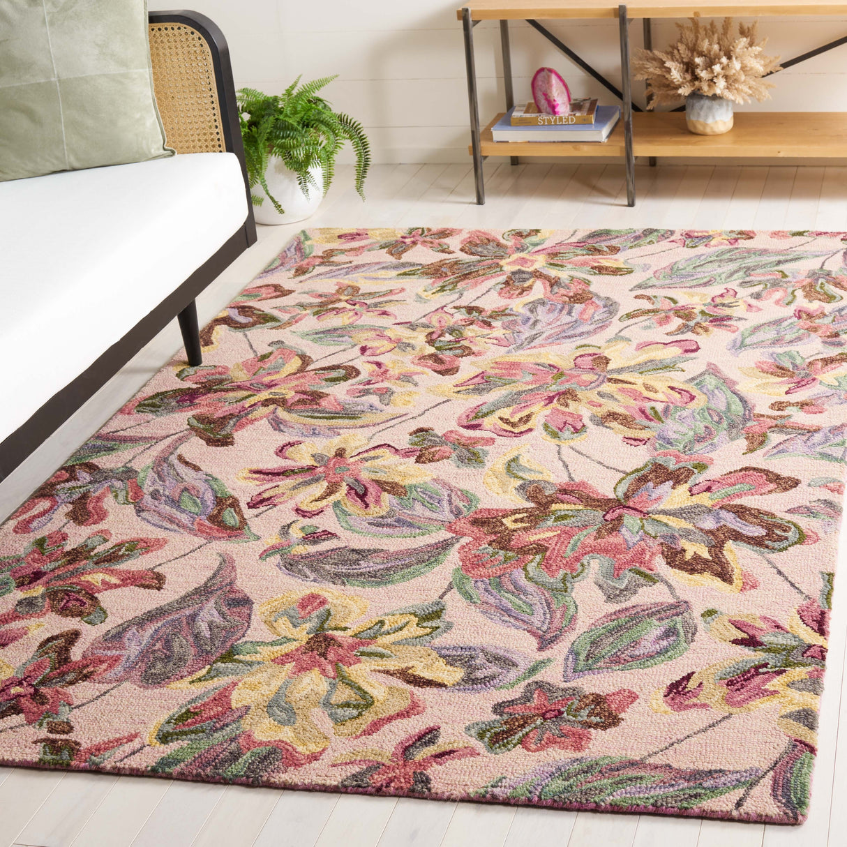 SAFAVIEH Handmade Blossom Clasien French Country Floral Wool Rug