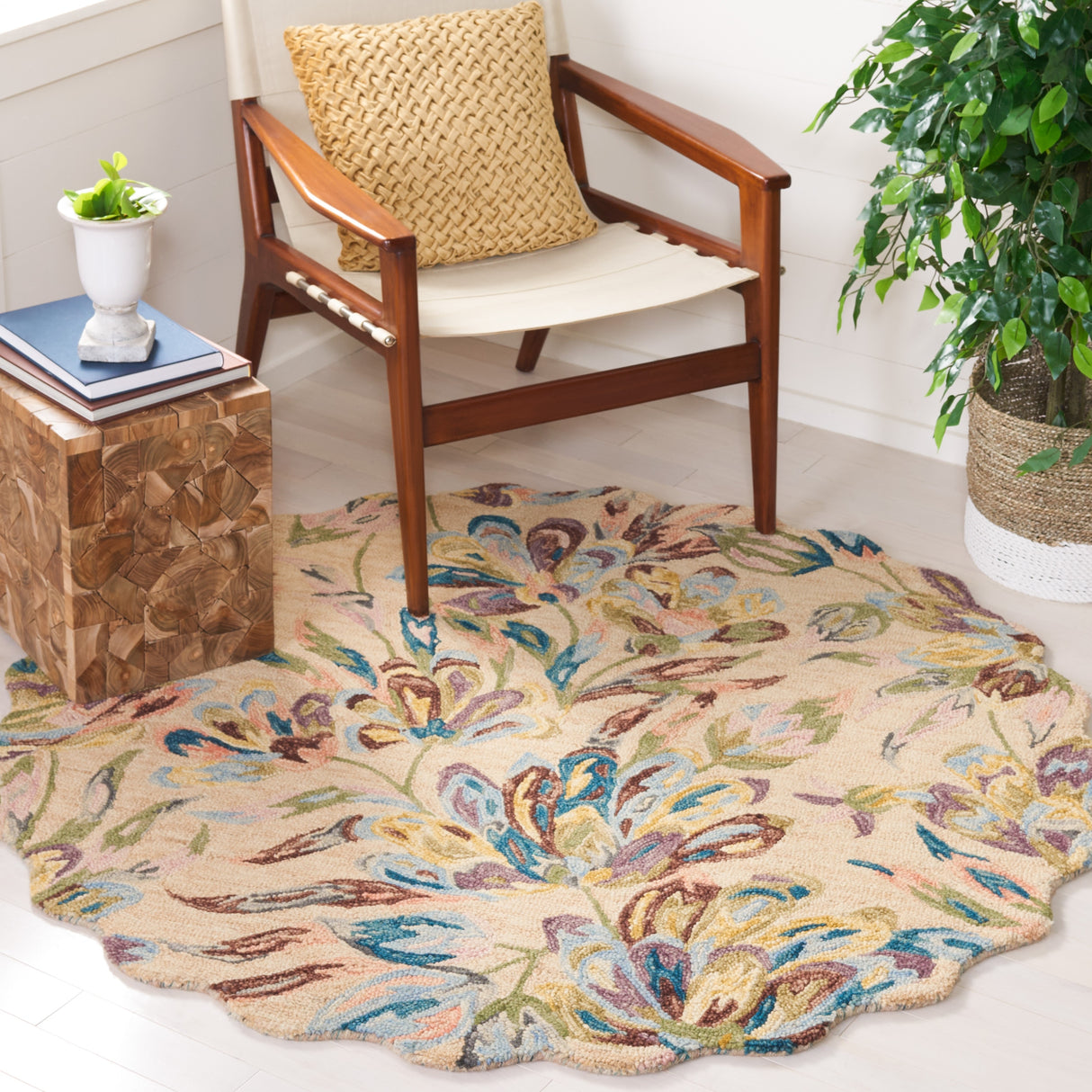 SAFAVIEH Handmade Blossom Deliana French Country Floral Wool Rug