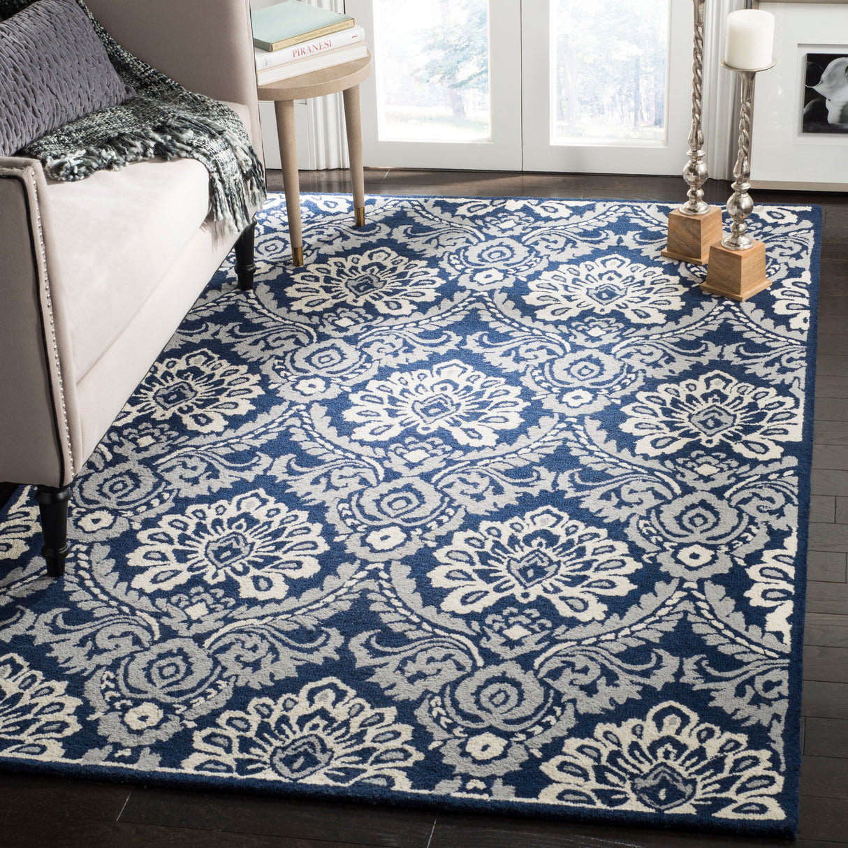 SAFAVIEH Handmade Blossom Esta Modern Floral Wool Rug