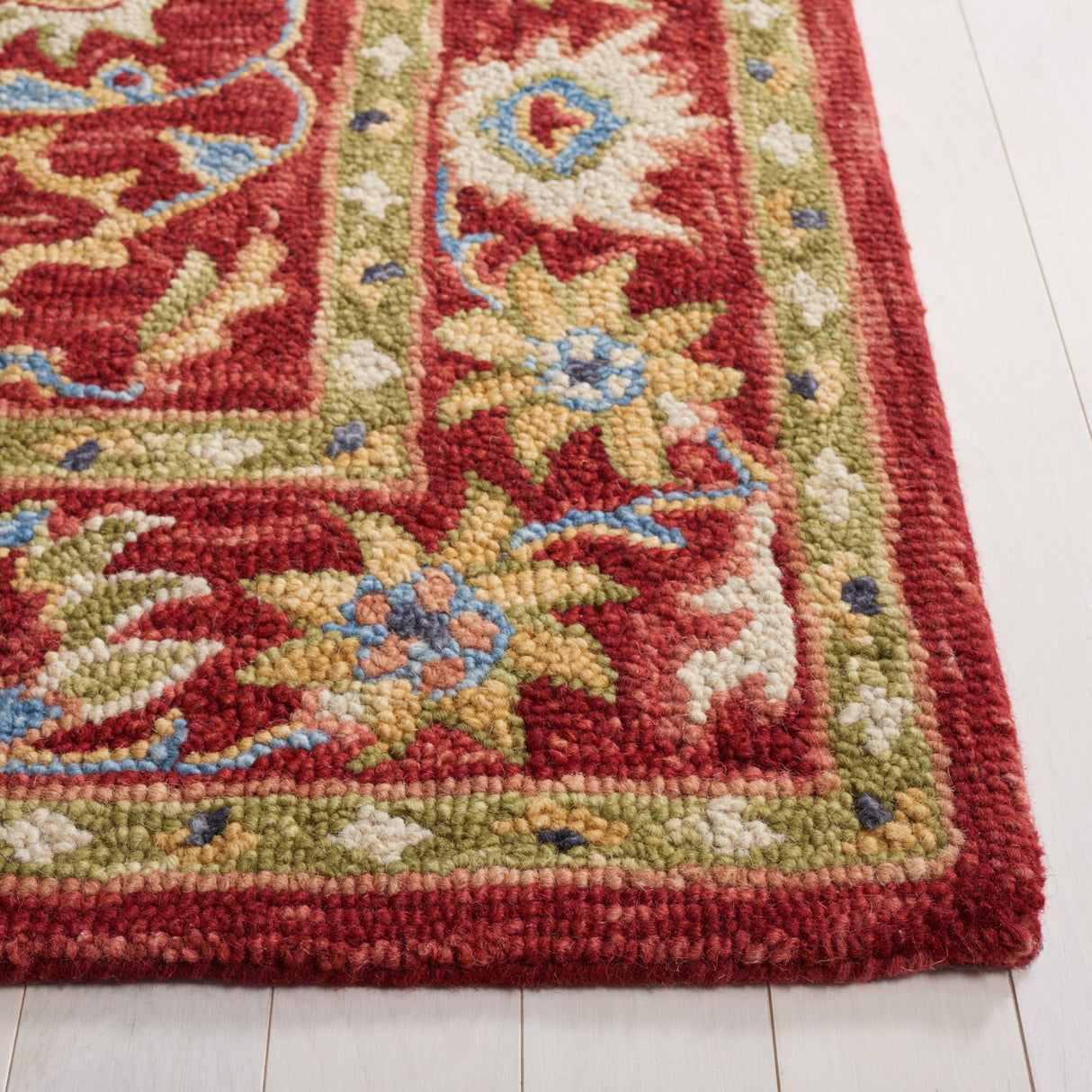 SAFAVIEH Handmade Blossom Geralda Contemporary Wool Rug