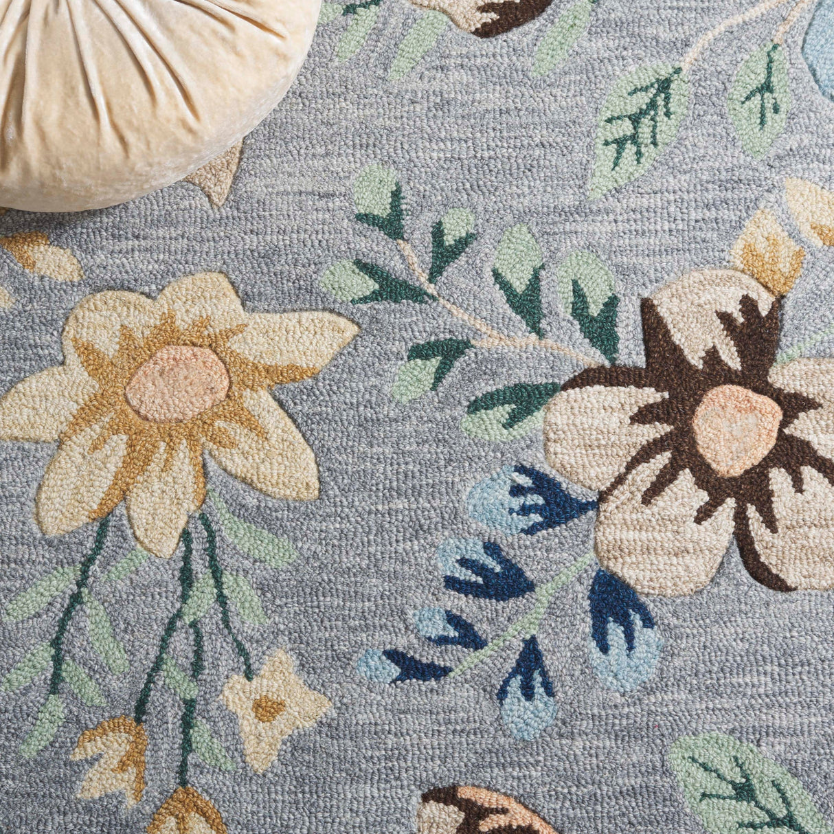 SAFAVIEH Handmade Blossom Geskea Modern & Contemporary Wool Rug