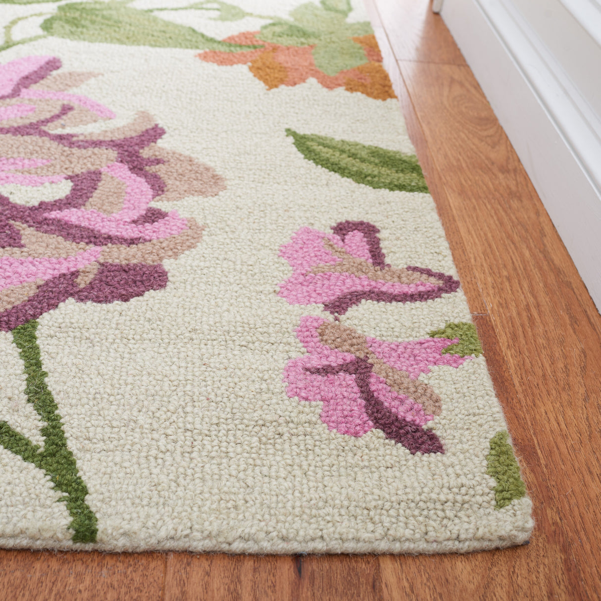 SAFAVIEH Handmade Blossom Hannelise Modern Floral Wool Rug