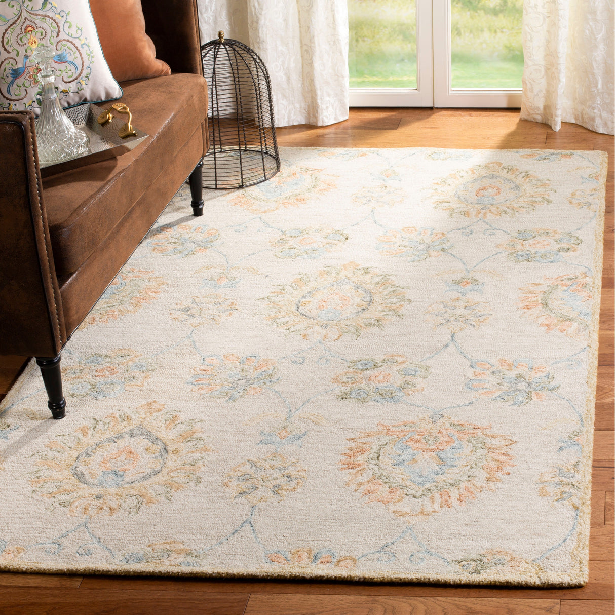 SAFAVIEH Handmade Blossom Ilana Modern Floral Wool Rug