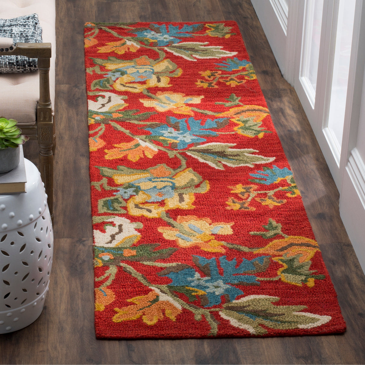 SAFAVIEH Handmade Blossom Ilza Modern Floral Wool Rug