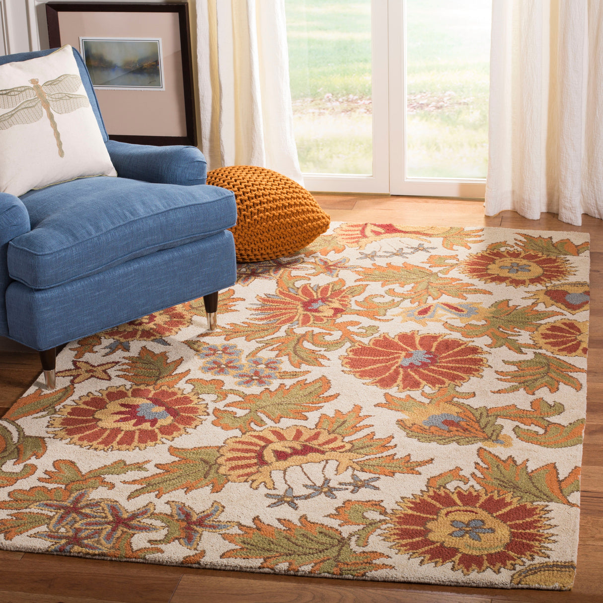 SAFAVIEH Handmade Blossom Kseniya Modern Floral Wool Rug