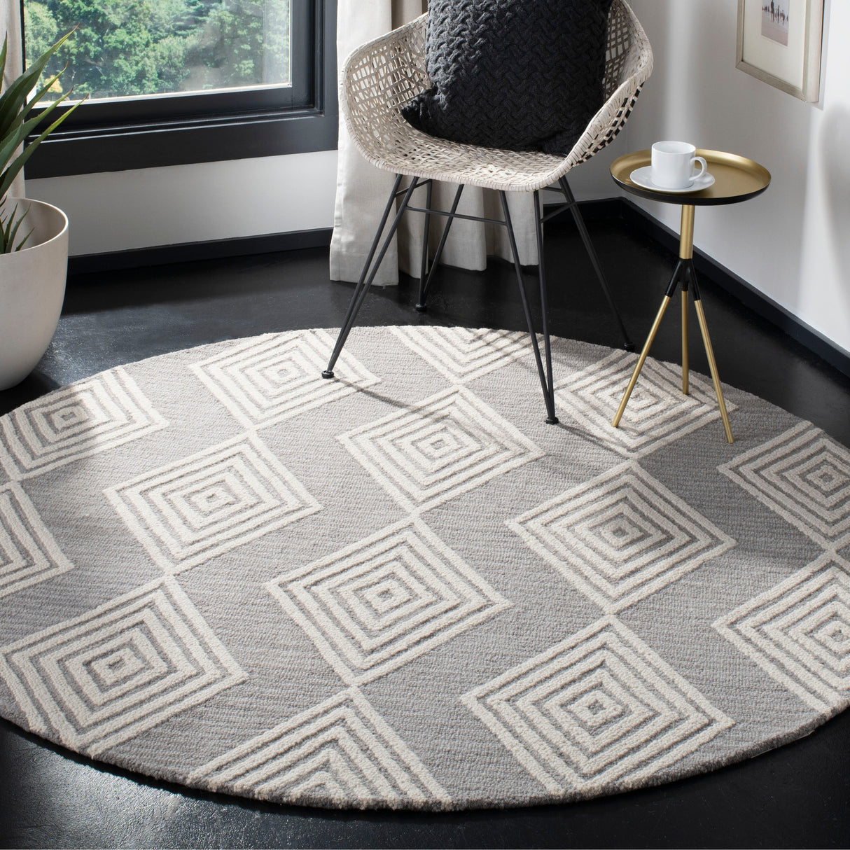 SAFAVIEH Handmade Blossom Miraldine Modern Floral Wool Rug