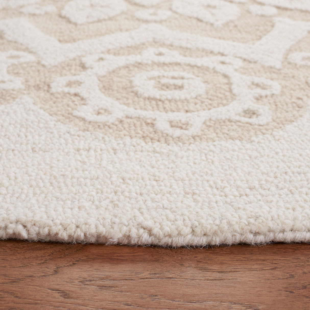 SAFAVIEH Handmade Blossom Oriella Modern Floral Wool Rug