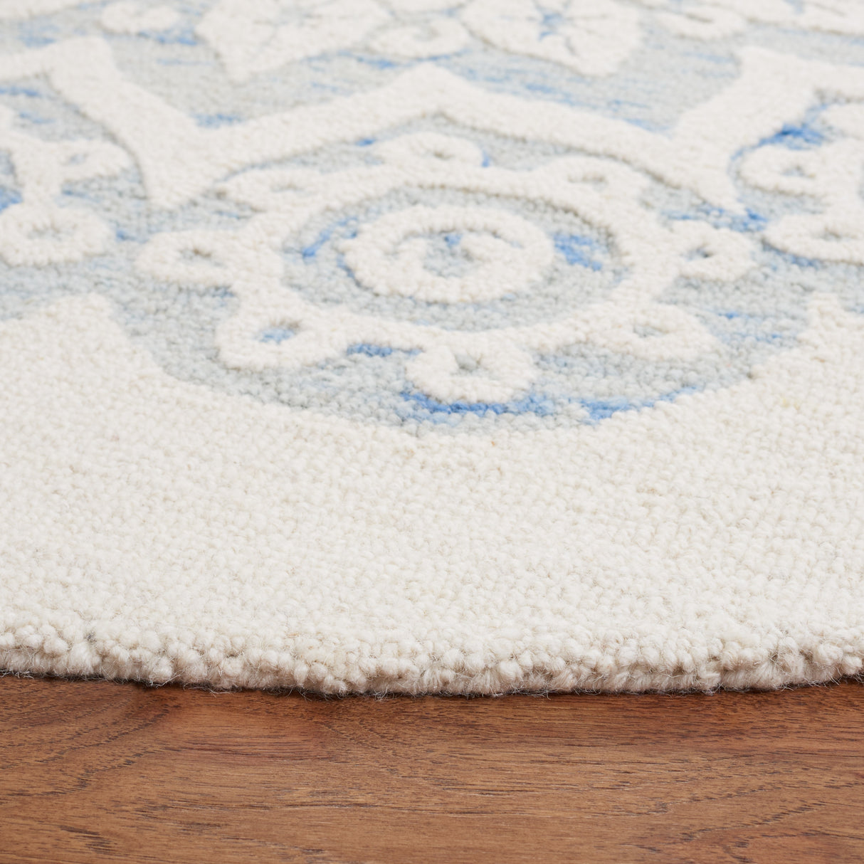 SAFAVIEH Handmade Blossom Oriella Modern Floral Wool Rug