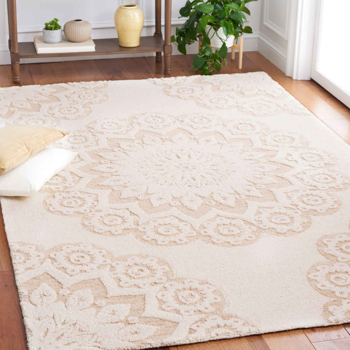 SAFAVIEH Handmade Blossom Oriella Modern Floral Wool Rug