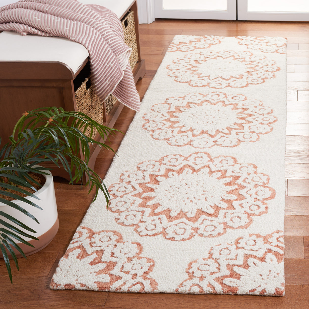 SAFAVIEH Handmade Blossom Oriella Modern Floral Wool Rug