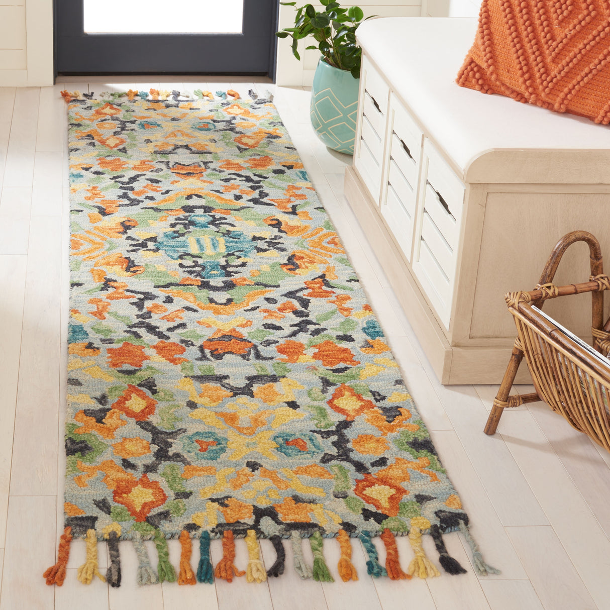 SAFAVIEH Handmade Blossom Seoung Modern Floral Wool Rug