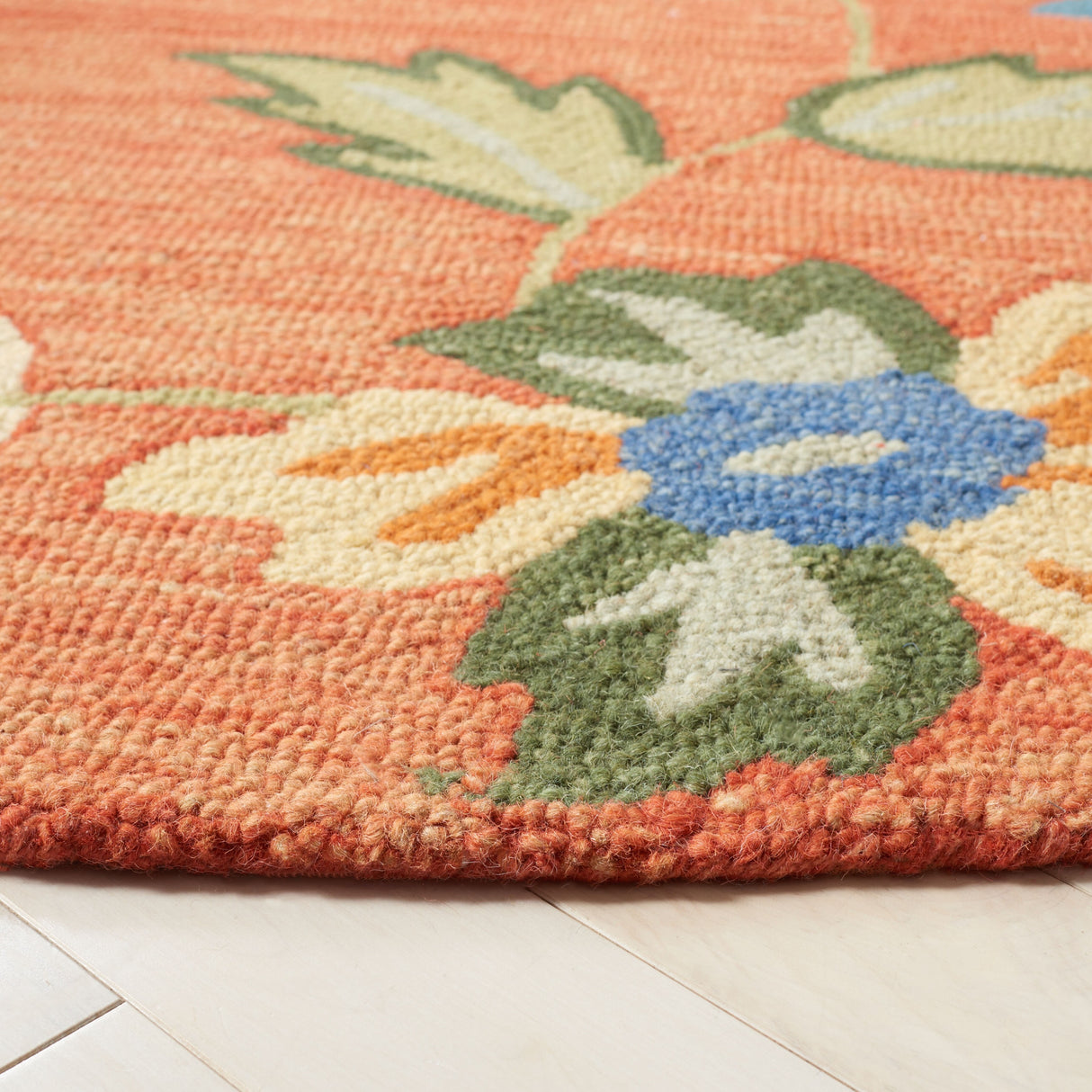 SAFAVIEH Handmade Blossom Shaila Modern Floral Wool Rug