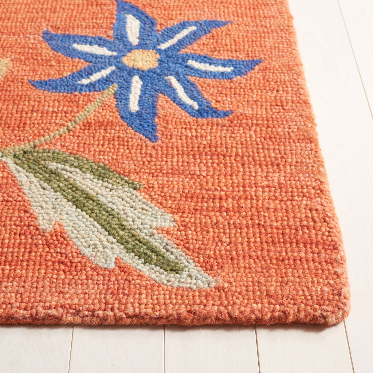 SAFAVIEH Handmade Blossom Shaila Modern Floral Wool Rug