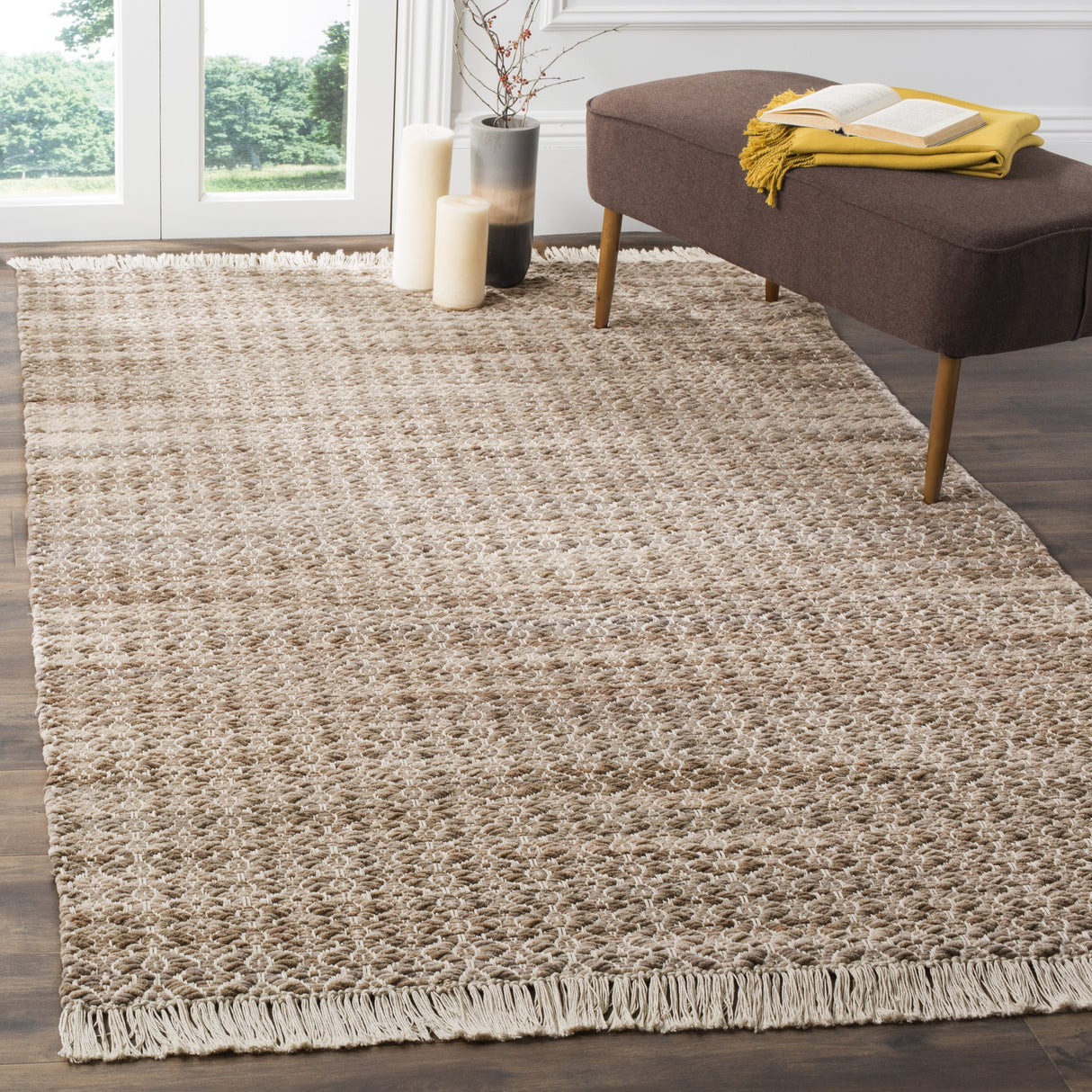 SAFAVIEH Handmade Boston Arbnora Coastal Cotton Rug with Fringe