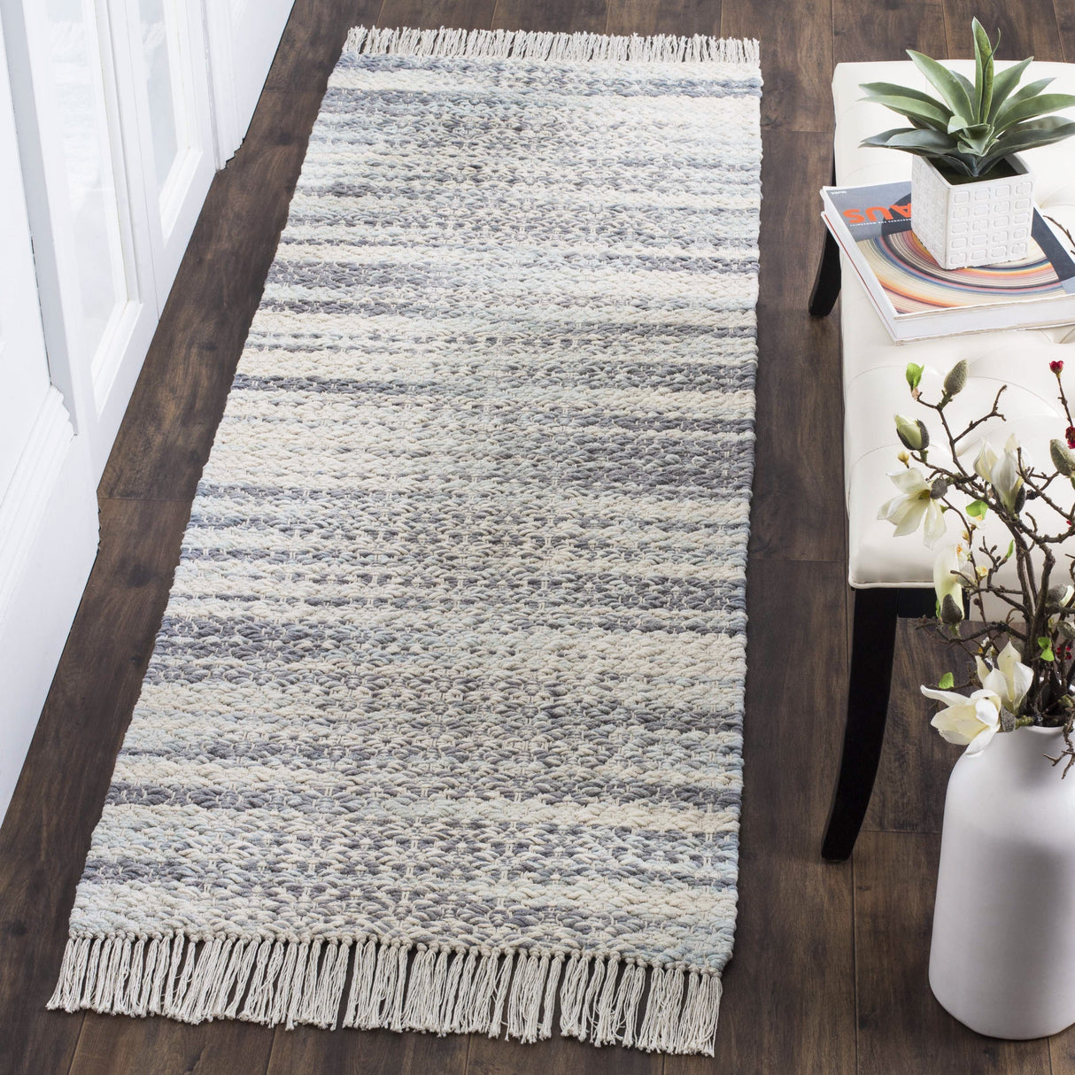 SAFAVIEH Handmade Boston Laure Coastal Cotton Rug with Fringe