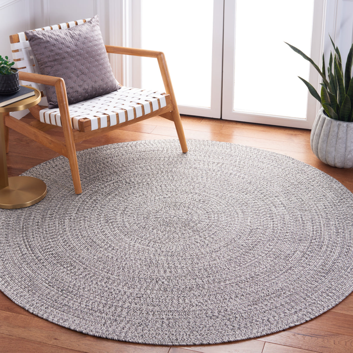 SAFAVIEH Handmade Braided Anthi Casual Rug