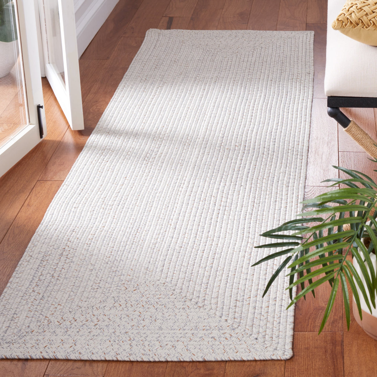 SAFAVIEH Handmade Braided Anthi Casual Rug