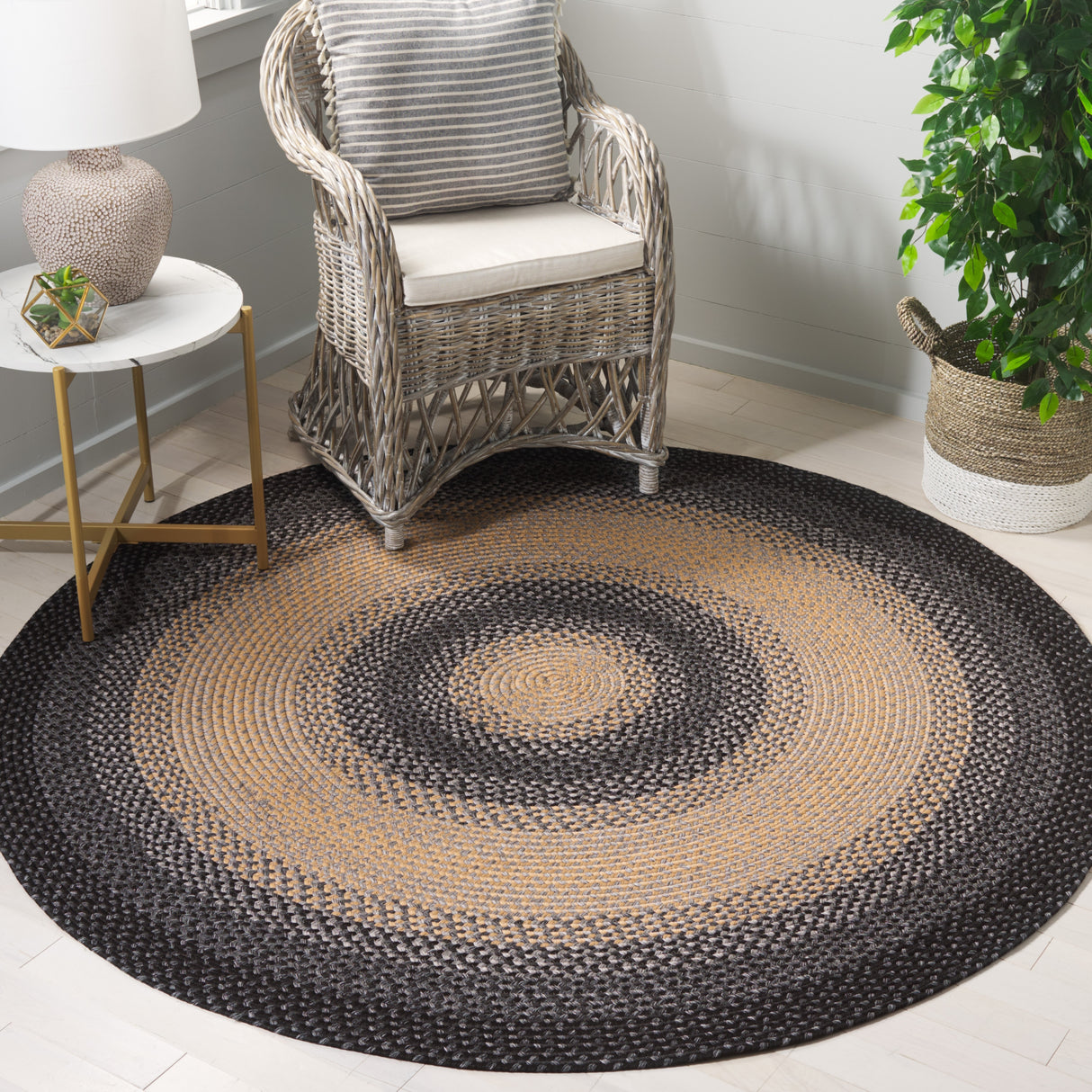 SAFAVIEH Handmade Braided Kita Country Rug