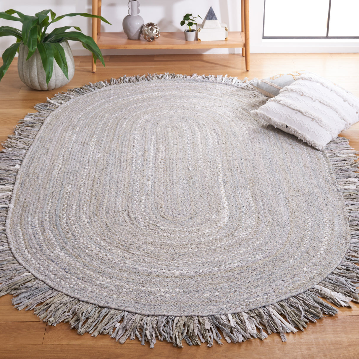 SAFAVIEH Handmade Braided Samya Country Cotton Rug with Fringe