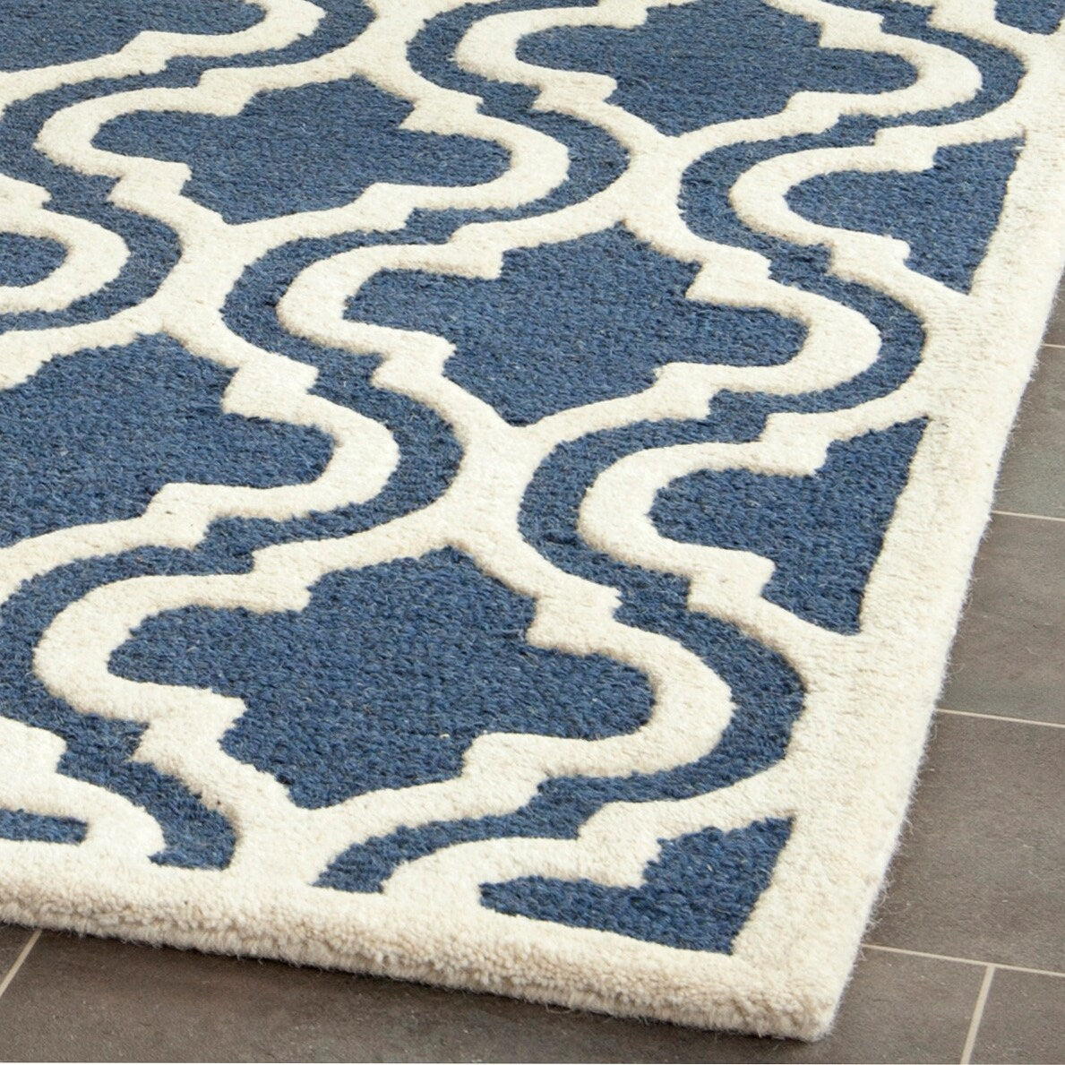 SAFAVIEH Handmade Cambridge Allana Modern Moroccan Wool Rug