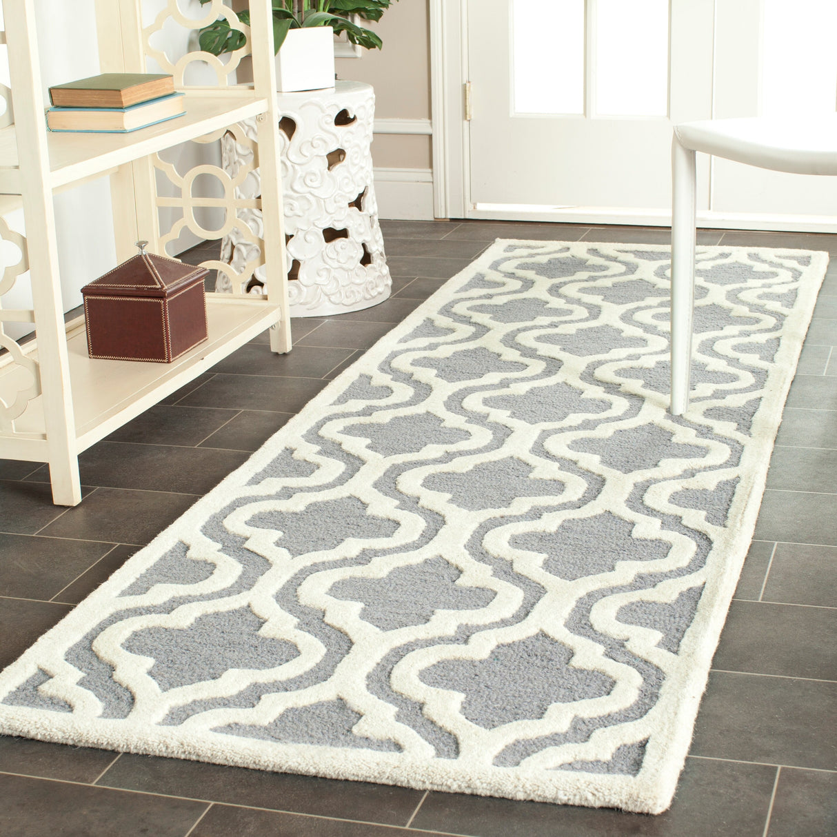 SAFAVIEH Handmade Cambridge Allana Modern Moroccan Wool Rug