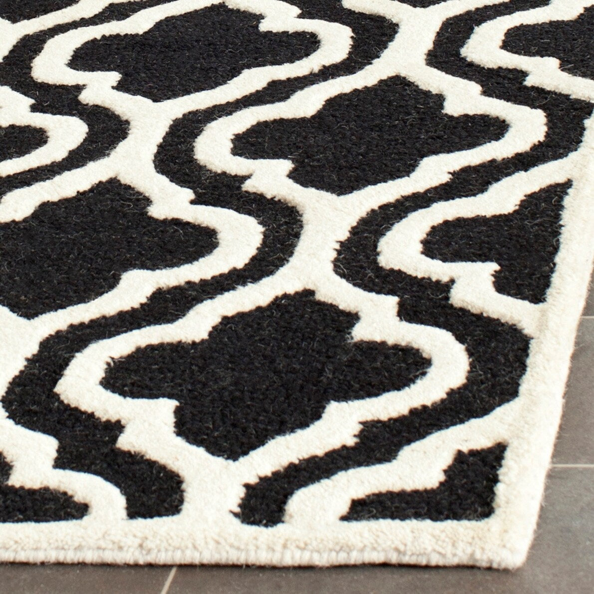 SAFAVIEH Handmade Cambridge Allana Modern Moroccan Wool Rug