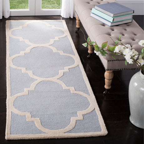 SAFAVIEH Handmade Cambridge Gullveig Modern Moroccan Wool Rug