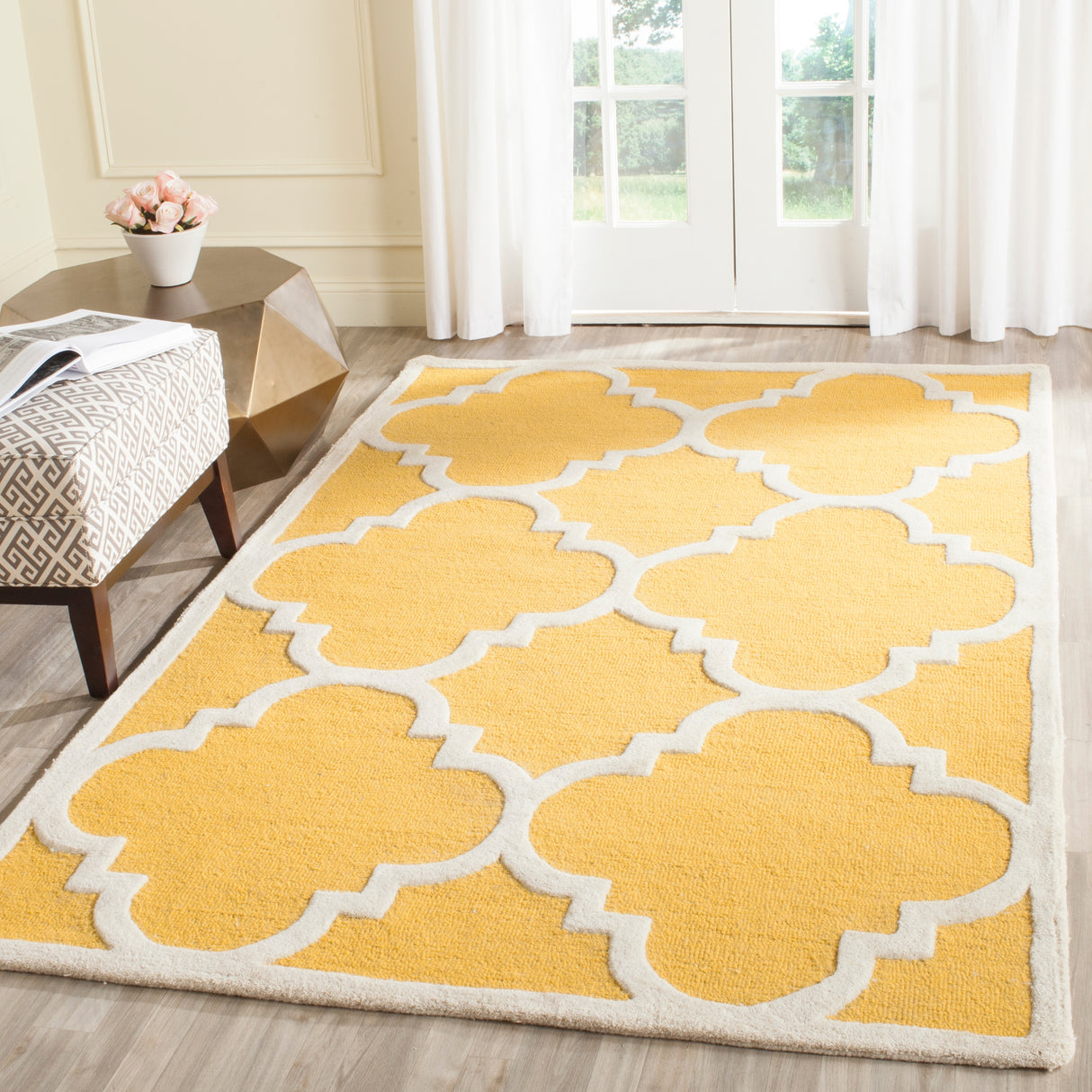 SAFAVIEH Handmade Cambridge Gullveig Modern Moroccan Wool Rug