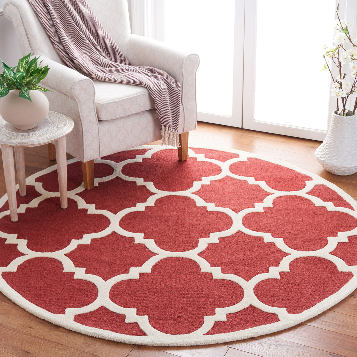 SAFAVIEH Handmade Cambridge Gullveig Modern Moroccan Wool Rug