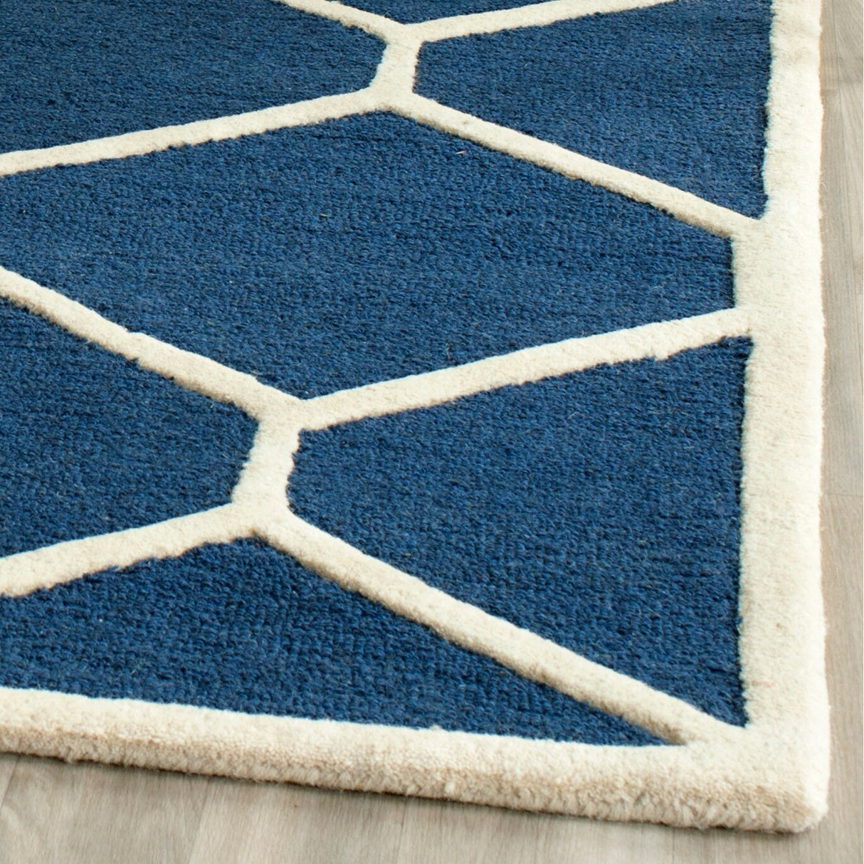 SAFAVIEH Handmade Cambridge Meira Modern Moroccan Wool Rug