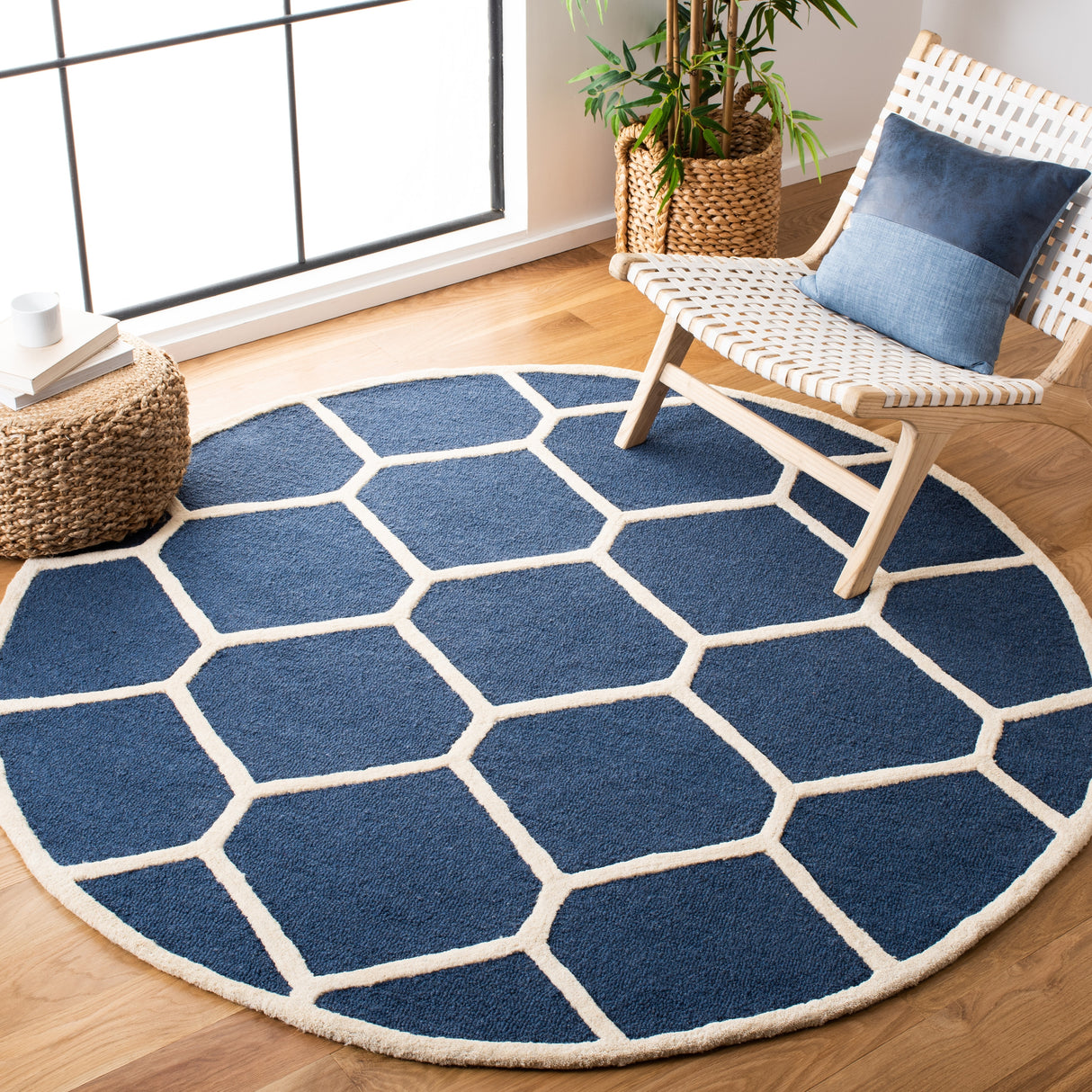 SAFAVIEH Handmade Cambridge Meira Modern Moroccan Wool Rug