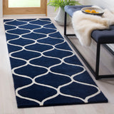 SAFAVIEH Handmade Cambridge Nenka Modern Wool Rug