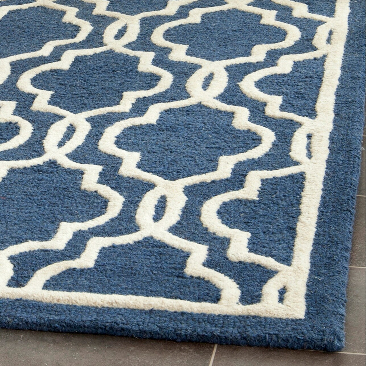 SAFAVIEH Handmade Cambridge Philine Geometric Wool Rug