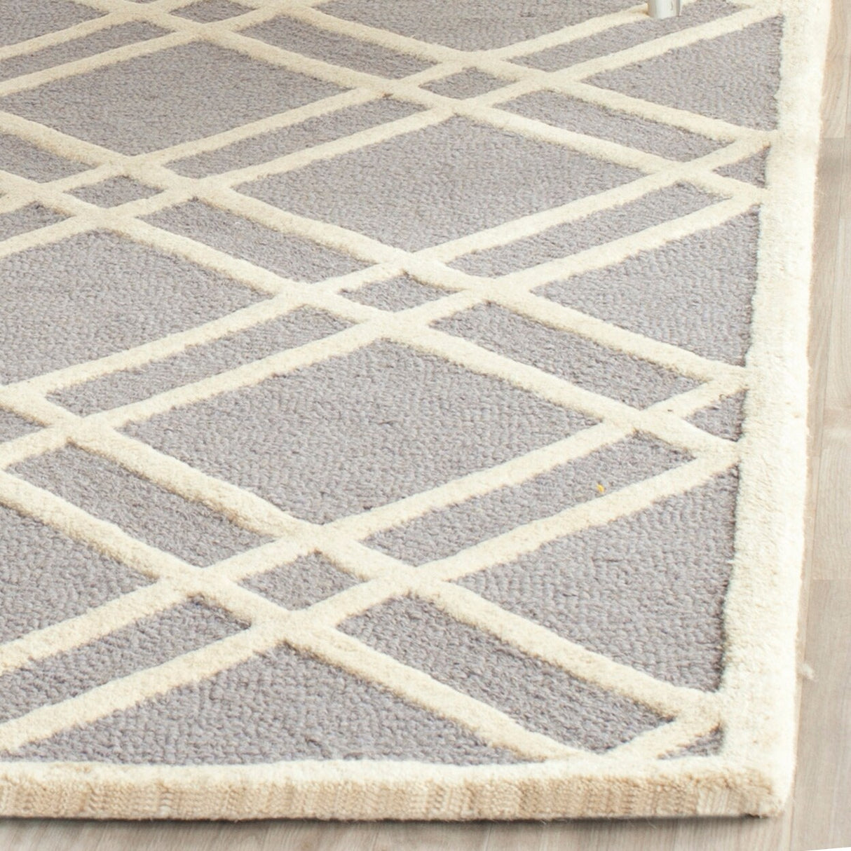 SAFAVIEH Handmade Cambridge Polona Modern Moroccan Wool Rug