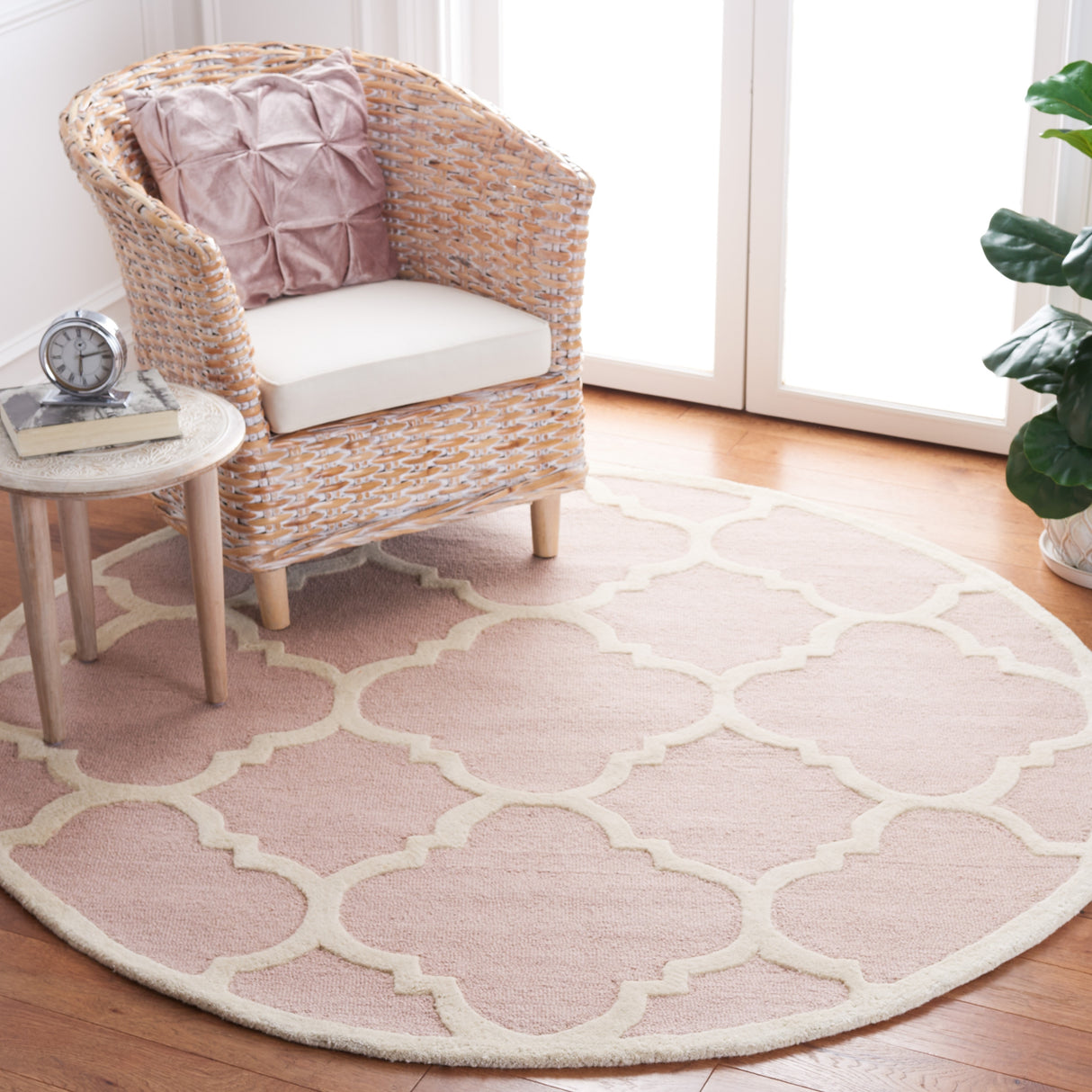 SAFAVIEH Handmade Cambridge Rosy Modern Moroccan Wool Rug