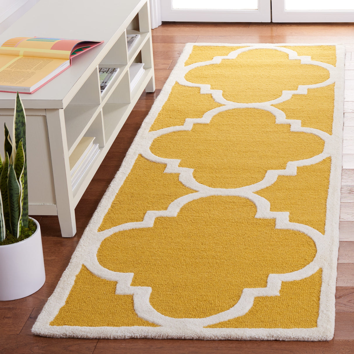 SAFAVIEH Handmade Cambridge Rosy Modern Moroccan Wool Rug