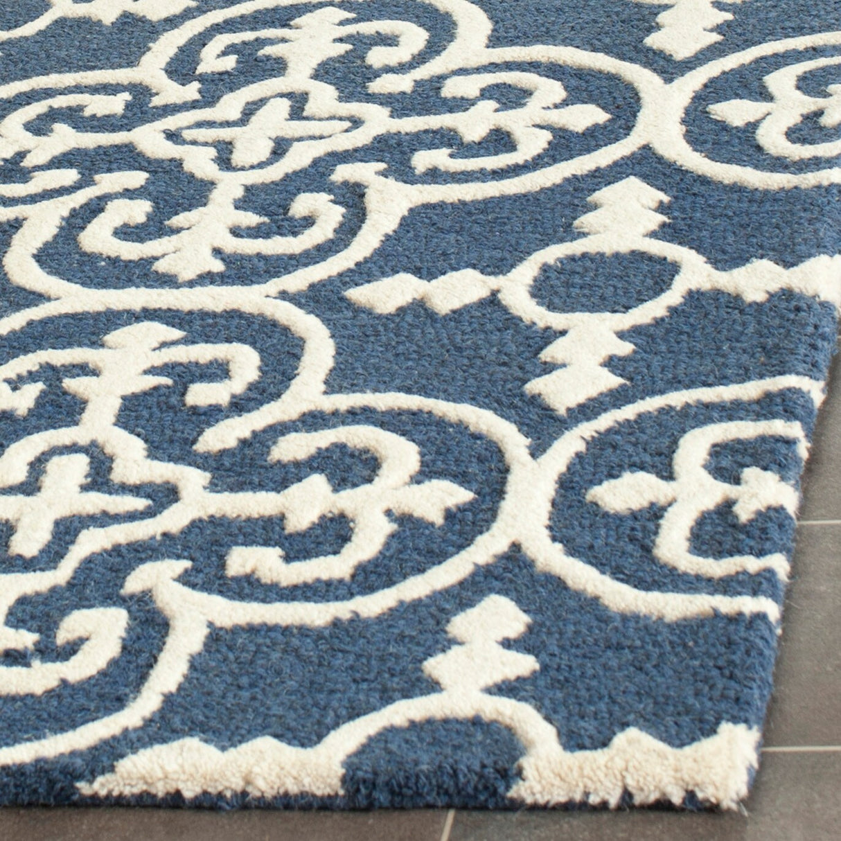 SAFAVIEH Handmade Cambridge Shigemi Modern Wool Rug