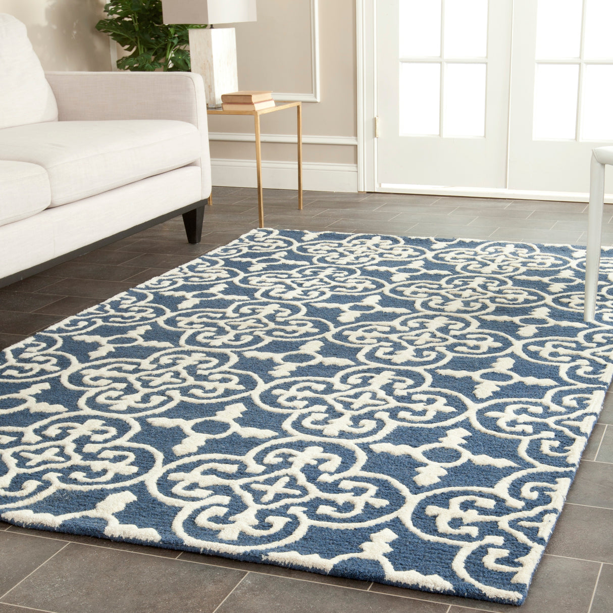 SAFAVIEH Handmade Cambridge Shigemi Modern Wool Rug