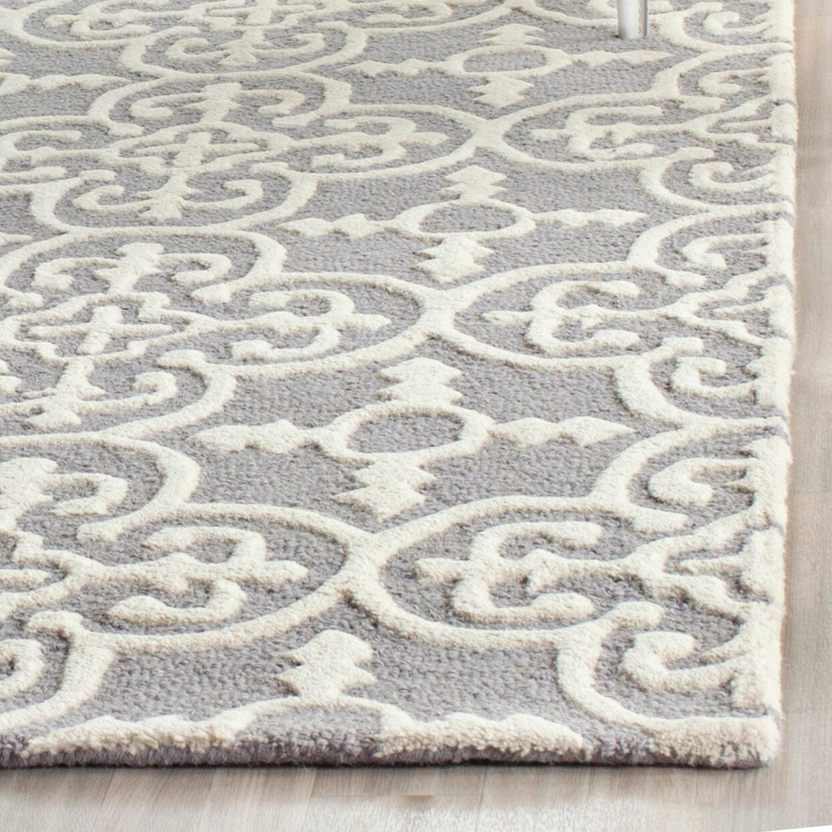 SAFAVIEH Handmade Cambridge Shigemi Modern Wool Rug